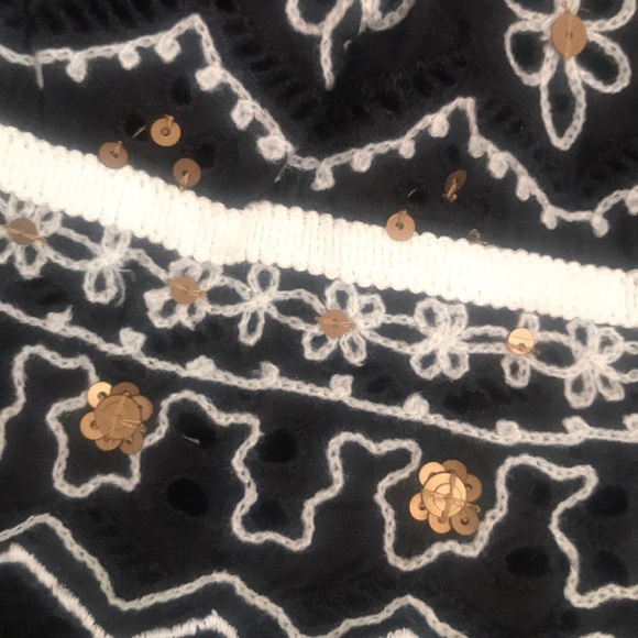 Hemant & Nandita Off the Shoulder Top - Picture 6 of 6